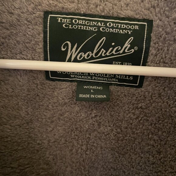 Woolrich nylon puffy vest with soft sherpa lining size Large, can be maternity - Picture 5 of 6